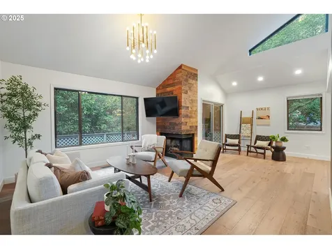 9809 SW Quail Post Road Portland OR 97219