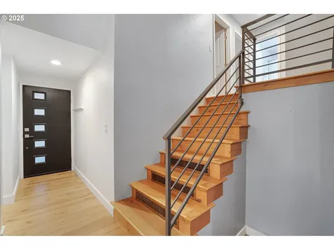 9809 SW Quail Post Road Portland OR 97219