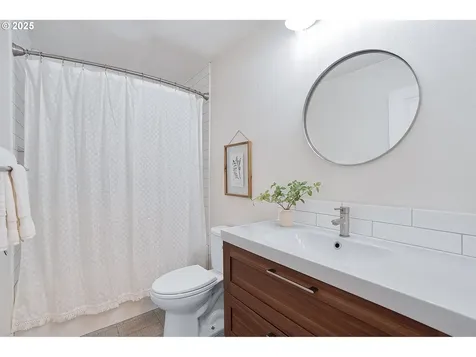 9809 SW Quail Post Road Portland OR 97219