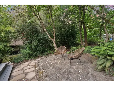 9809 SW Quail Post Road Portland OR 97219