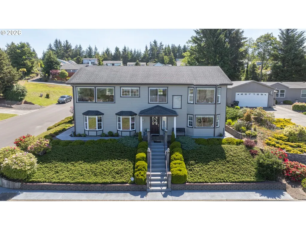 805 Lisa Place Coos Bay OR 97420