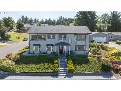 805 Lisa Place Coos Bay OR 97420