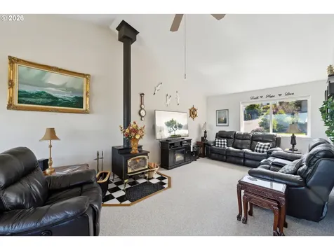 805 Lisa Place Coos Bay OR 97420