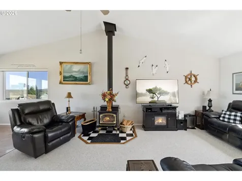 805 Lisa Place Coos Bay OR 97420