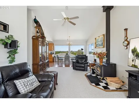 805 Lisa Place Coos Bay OR 97420