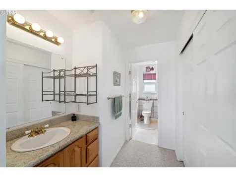 805 Lisa Place Coos Bay OR 97420