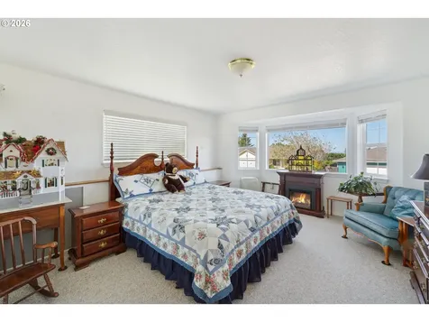 805 Lisa Place Coos Bay OR 97420