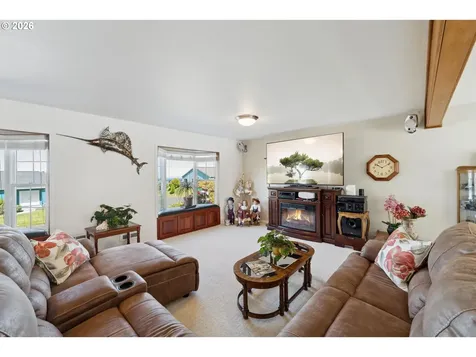 805 Lisa Place Coos Bay OR 97420