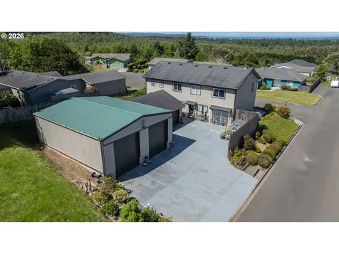 805 Lisa Place Coos Bay OR 97420