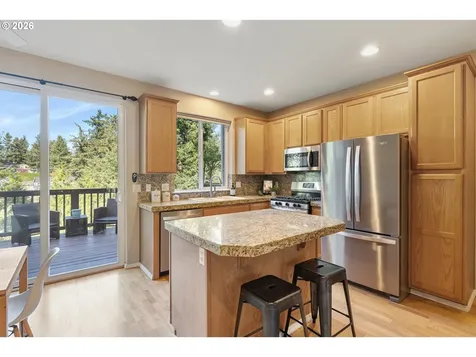 20263 Hoodview Avenue West Linn OR 97068