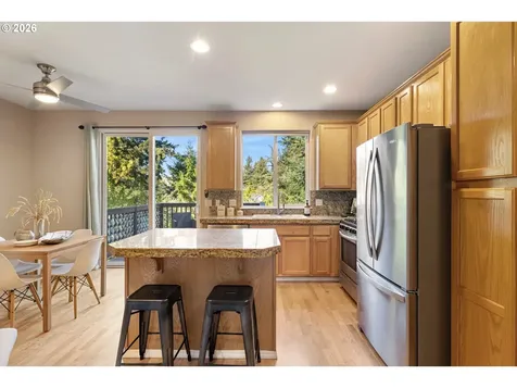 20263 Hoodview Avenue West Linn OR 97068