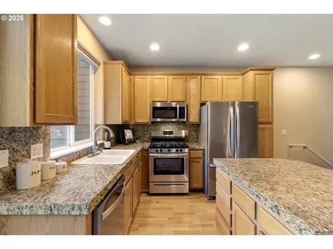 20263 Hoodview Avenue West Linn OR 97068