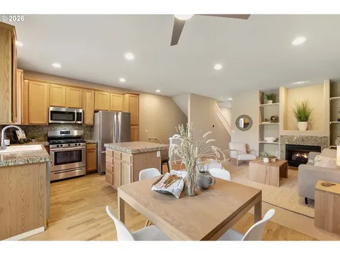 20263 Hoodview Avenue West Linn OR 97068