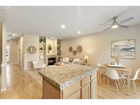 20263 Hoodview Avenue West Linn OR 97068