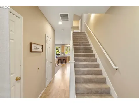 20263 Hoodview Avenue West Linn OR 97068