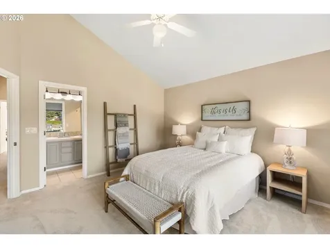 20263 Hoodview Avenue West Linn OR 97068