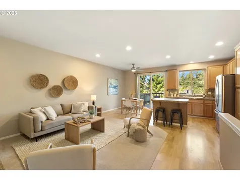 20263 Hoodview Avenue West Linn OR 97068