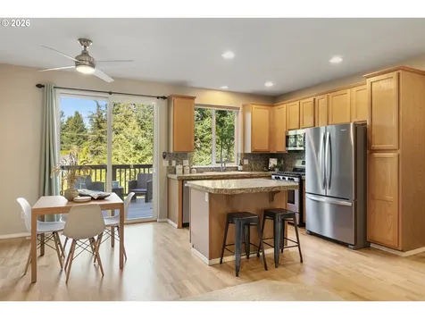 20263 Hoodview Avenue West Linn OR 97068