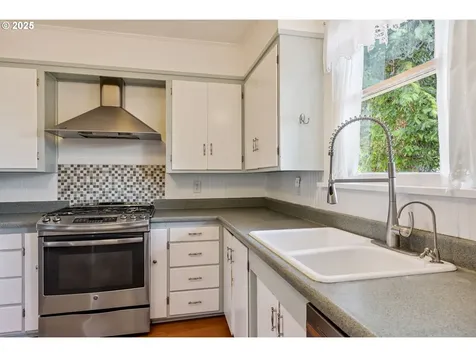 3233 Odell Highway Hood River OR 97031
