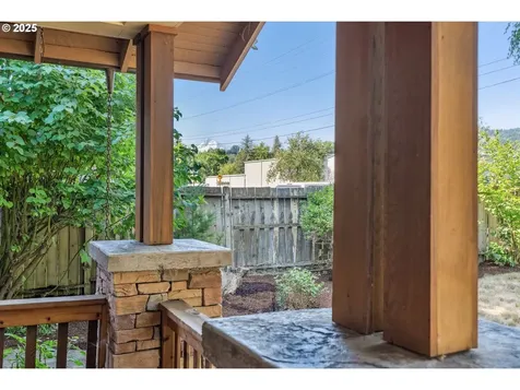 3233 Odell Highway Hood River OR 97031