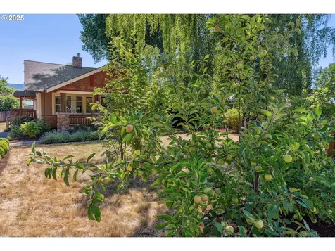 3233 Odell Highway Hood River OR 97031