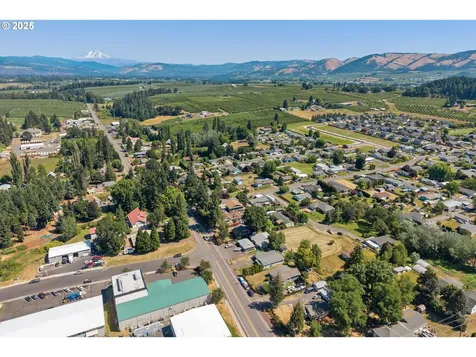 3233 Odell Highway Hood River OR 97031