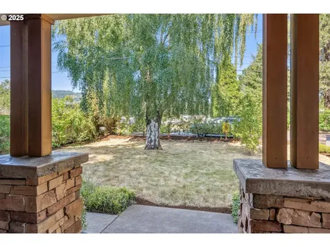 3233 Odell Highway Hood River OR 97031