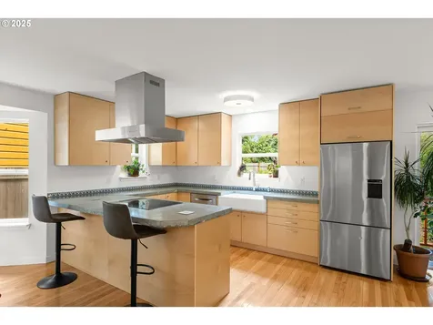 3955 NE Garfield Avenue Portland OR 97212
