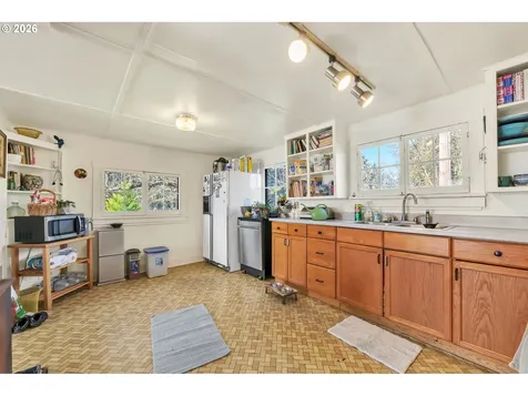 1125 E Beacon Drive Eugene OR 97404