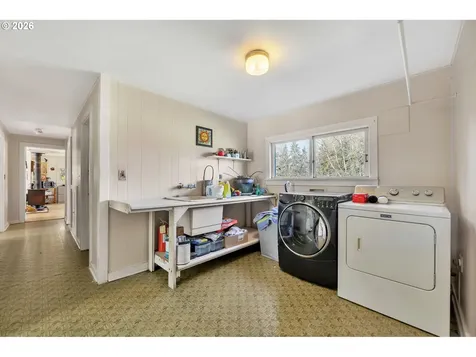 1125 E Beacon Drive Eugene OR 97404