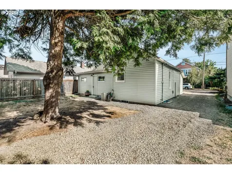 6911 SE Cora Street Portland OR 97206