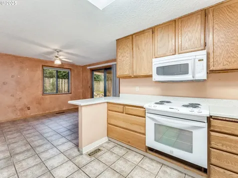 4928 NE 145th Avenue Vancouver WA 98682