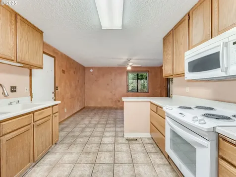 4928 NE 145th Avenue Vancouver WA 98682