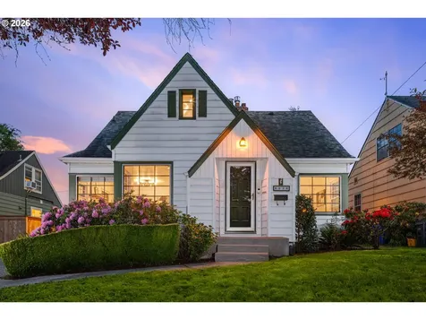 4526 NE Oregon Street Portland OR 97213
