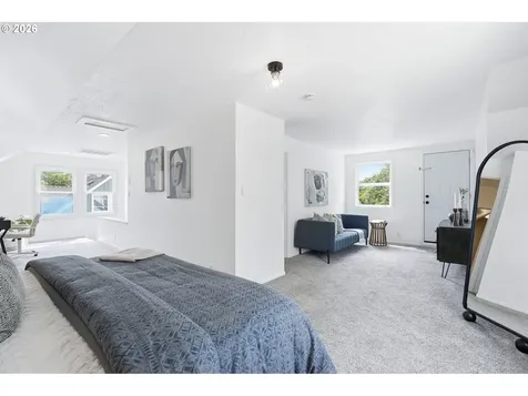 4526 NE Oregon Street Portland OR 97213