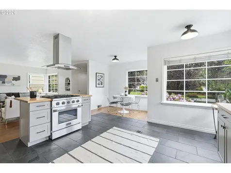 4526 NE Oregon Street Portland OR 97213