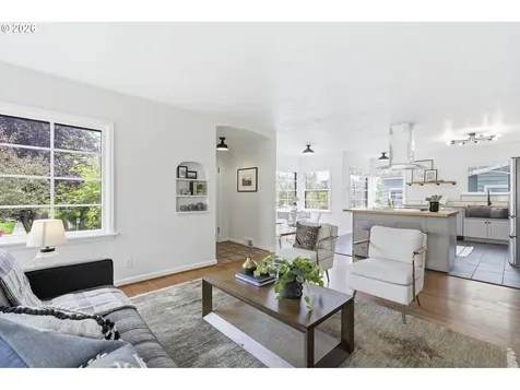 4526 NE Oregon Street Portland OR 97213