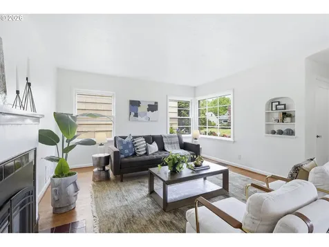 4526 NE Oregon Street Portland OR 97213