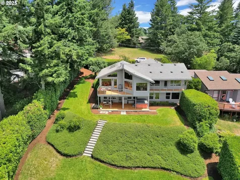 3980 N Shasta Loop Eugene OR 97405