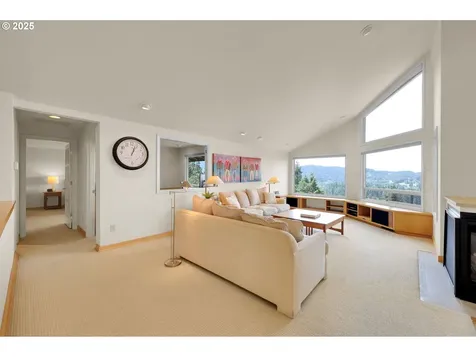3980 N Shasta Loop Eugene OR 97405