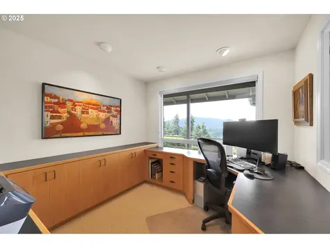3980 N Shasta Loop Eugene OR 97405