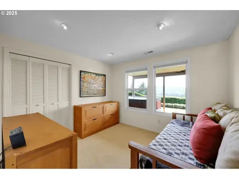3980 N Shasta Loop Eugene OR 97405