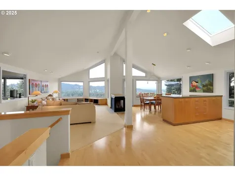 3980 N Shasta Loop Eugene OR 97405