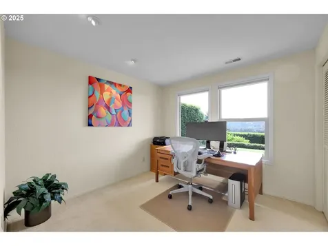 3980 N Shasta Loop Eugene OR 97405