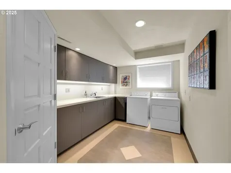 3980 N Shasta Loop Eugene OR 97405