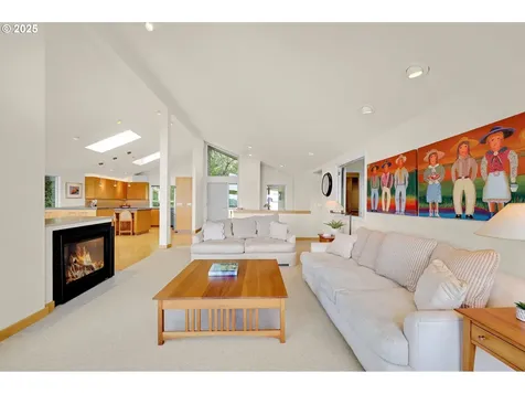 3980 N Shasta Loop Eugene OR 97405