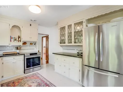 4621 NE Royal Court Portland OR 97213