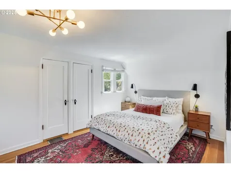 4621 NE Royal Court Portland OR 97213