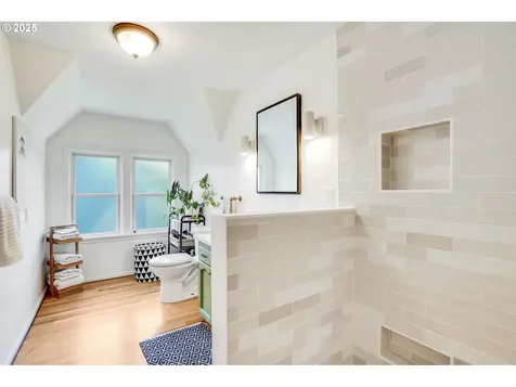 4621 NE Royal Court Portland OR 97213