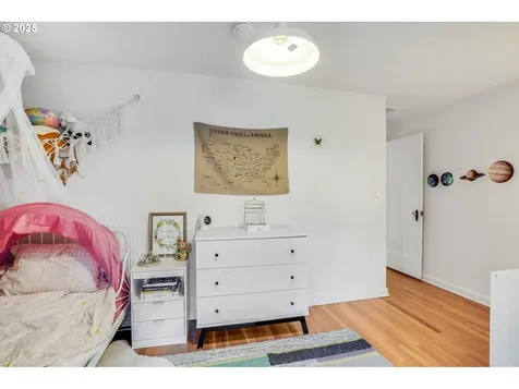 4621 NE Royal Court Portland OR 97213